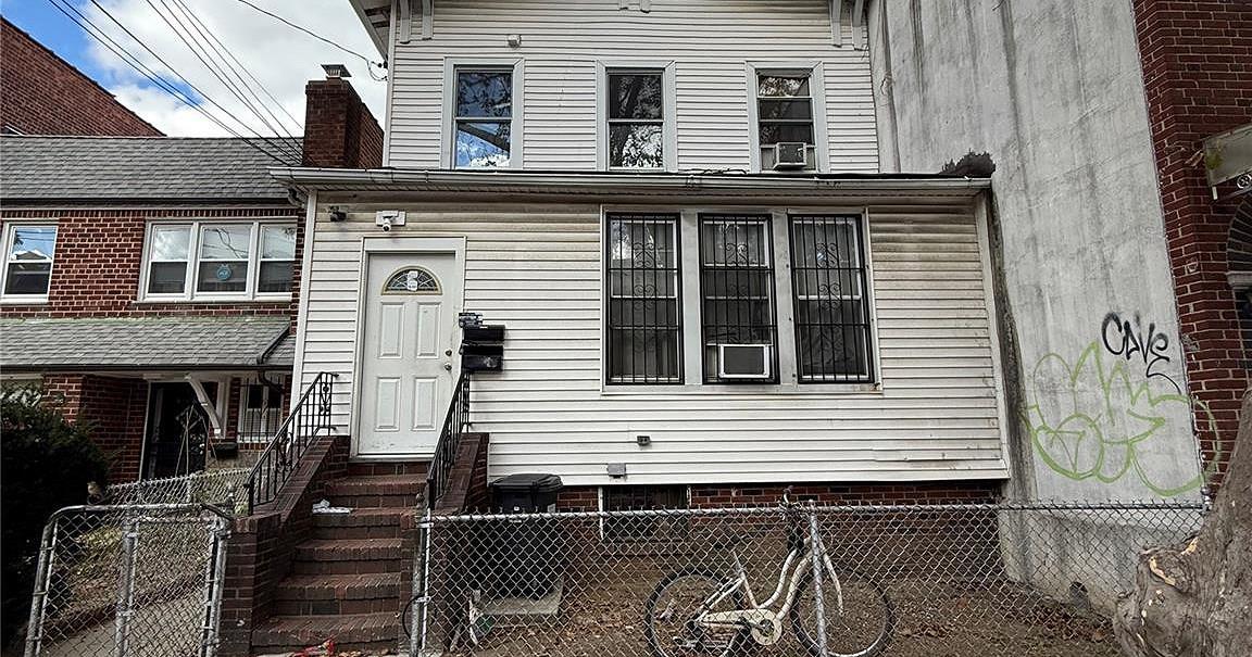 108-49 43rd Ave, Corona, NY 11368